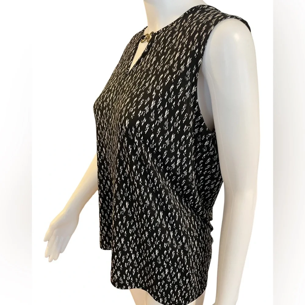 Jones New York Signature Black & White tank with brass/gold accessory in front. - Picture 6 of 8